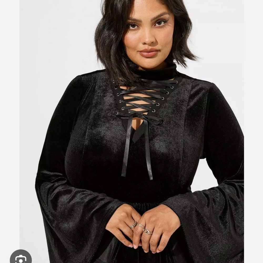 Torrid Black Velvet Flare Sleeve Lace Up Stretch 
Witchy Goth Midi Dress.